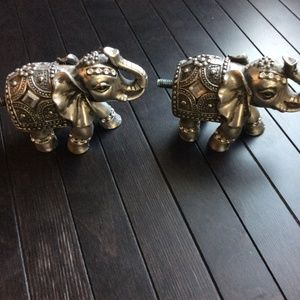 Elephant curtain finials silver